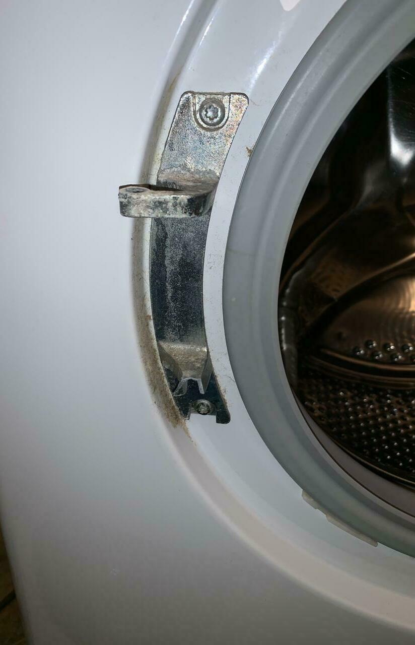Замена крепления дверцы стиральной машины